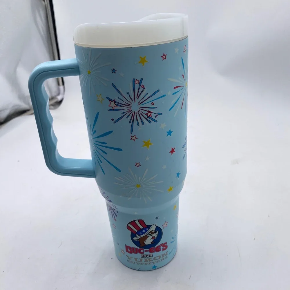 Buc-ee's 40oz Tumbler Mug Blue Patriotic Land of the Free 2024 glow on dark